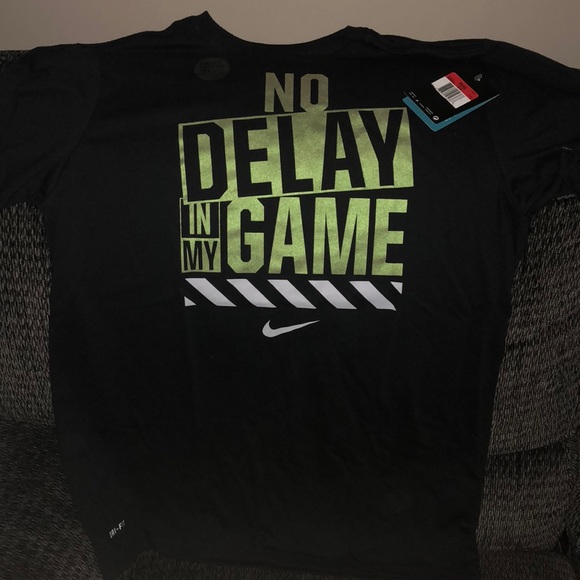 Men’s Nike T-Shirt - Picture 2 of 3